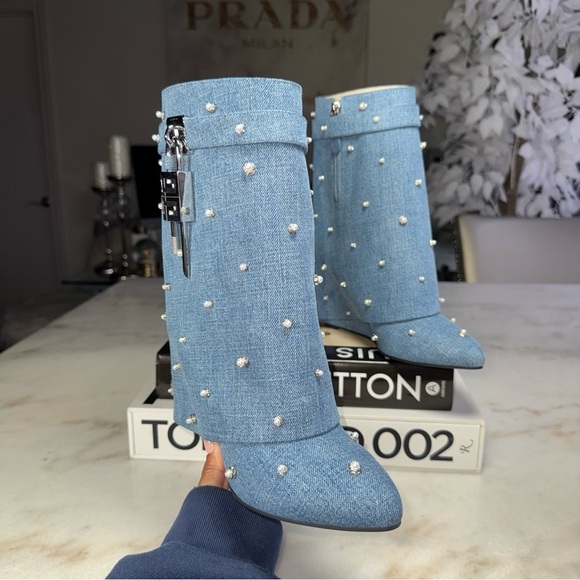 Givenchy 40 Shark Lock Pearl-Embellished Denim Ankle Boots - Picture 6 of 17